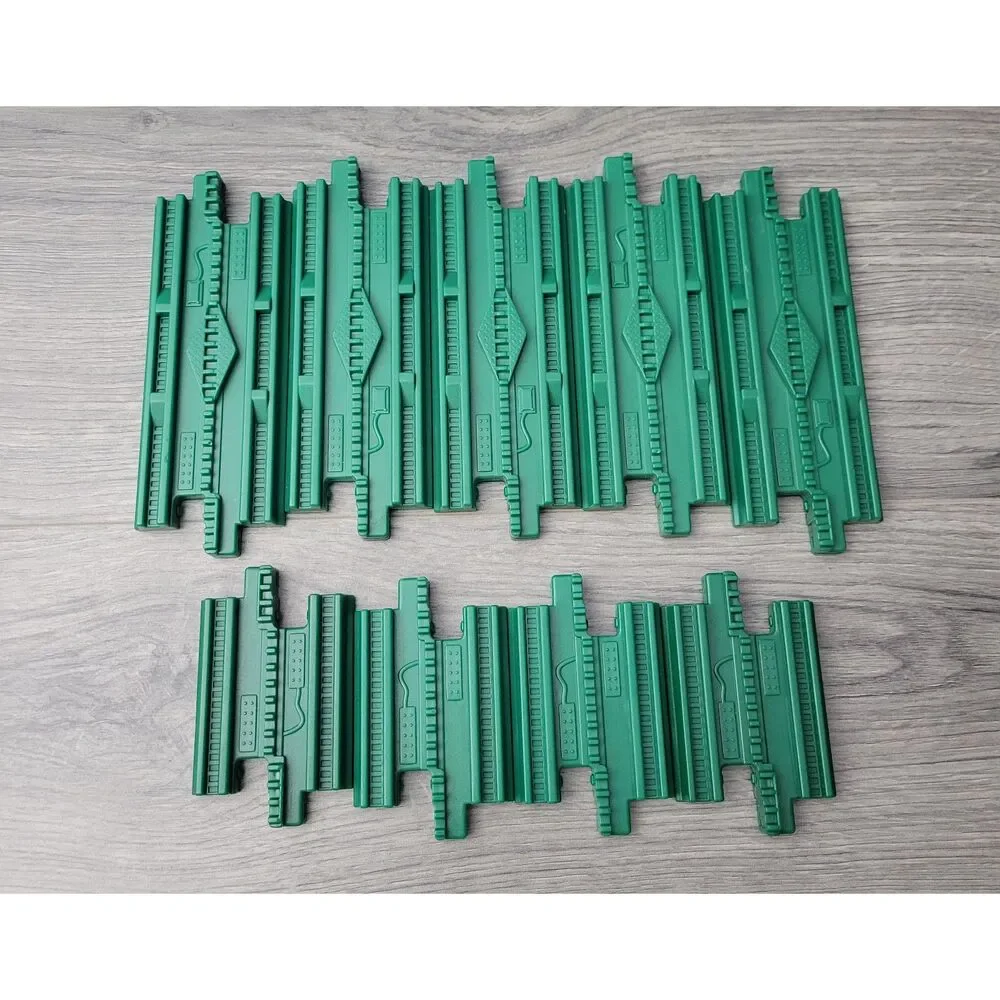 VTG 2004 Fisher Price GeoTrax Set of 22 Train Track Pieces Green Discontinued